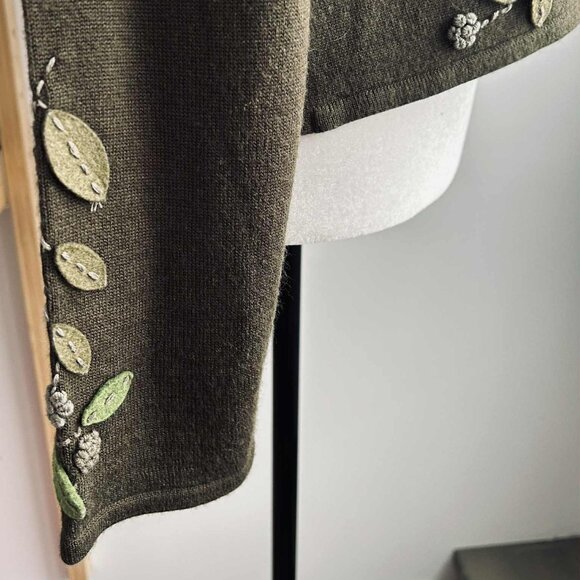Kasper Deep Olive Wool-Blend Cardigan with Felt Leaf Appliqué – US XL - Picture 8 of 10